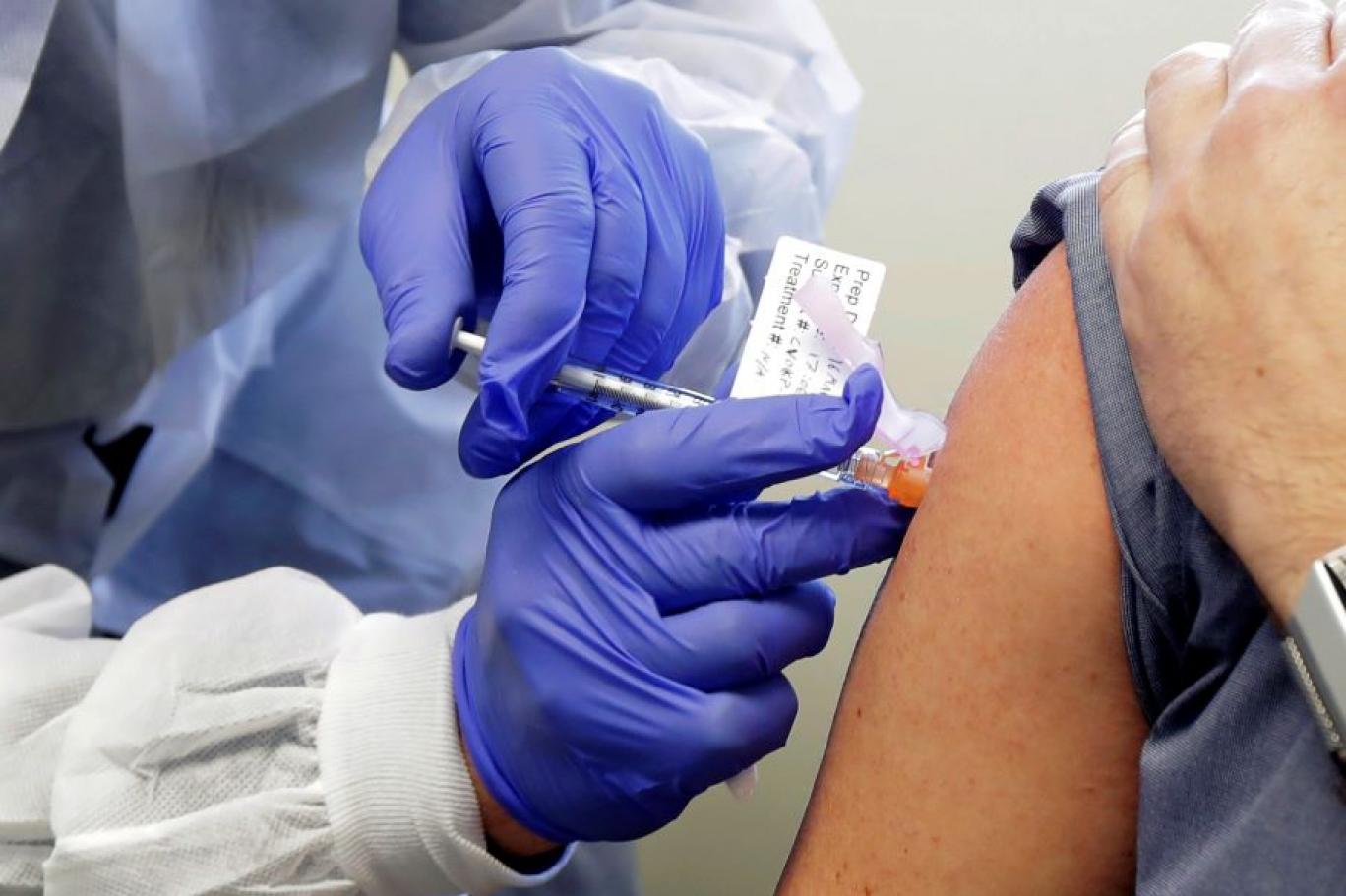“عبد الغفار” يكشف الخطوات الأولى لتطعيم أطباء المستشفيات الجامعية ضد كورونا